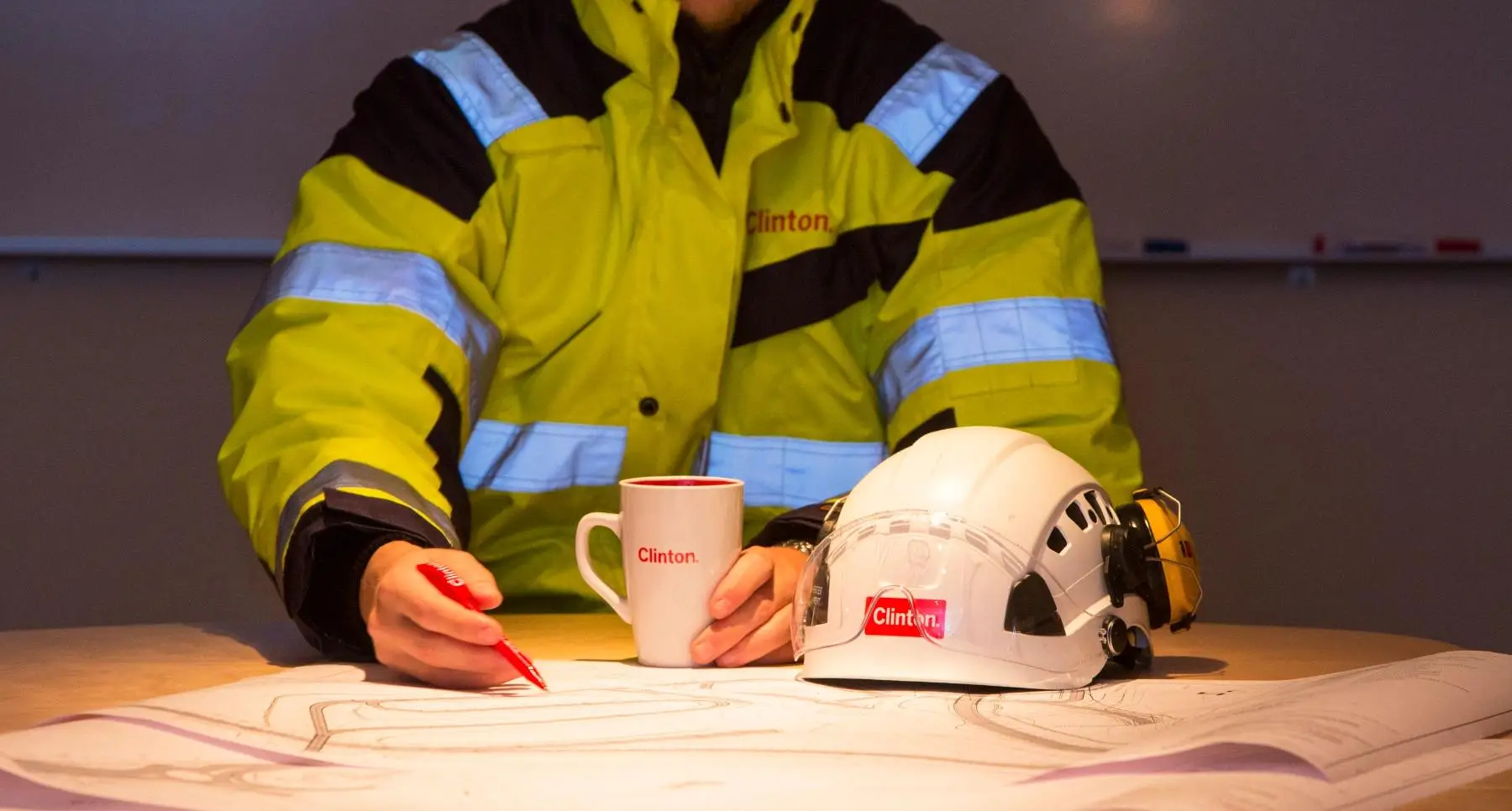 Byggledning - Vi har lång erfarenhet av att arbeta med byggledning, byggplatsuppföljning och mätsamordning för projekt inom bygg- och anläggning samt infrastruktur.