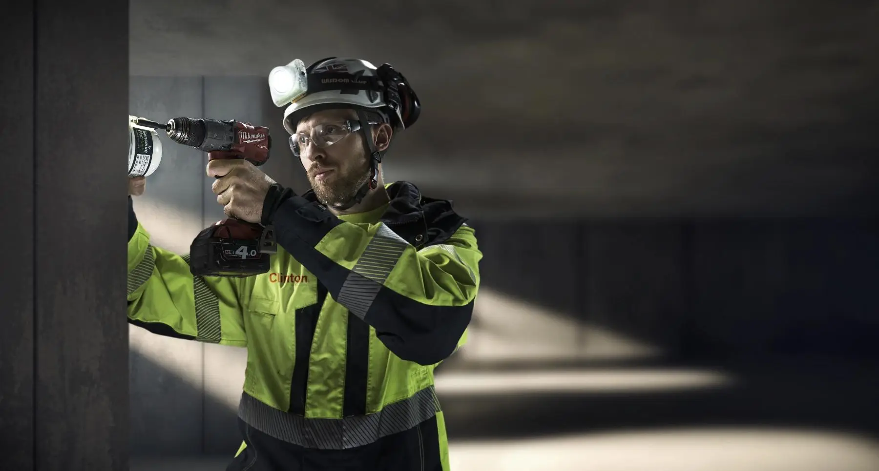 Automatisk monitorering - en avgörande tjänst för att säkerställa effektiv drift och hög säkerhet på olika arbetsplatser och projekt.